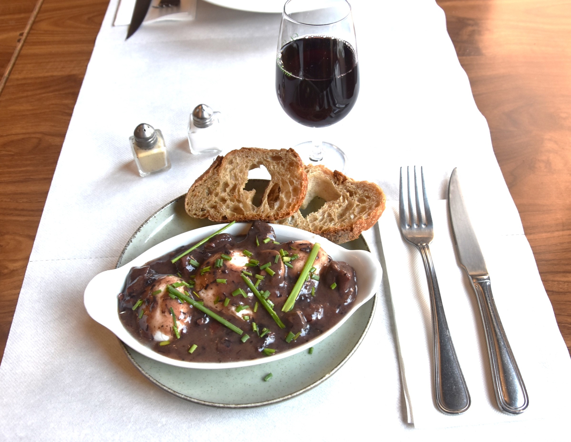 , Le Chef de la Brasserie « Le Verre Galant », référencée sur le Gault & Millau depuis 2018, a changé sa carte