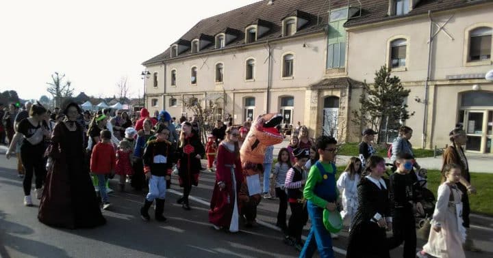, Faverney. Trois cents personnes au troisième carnaval de France services